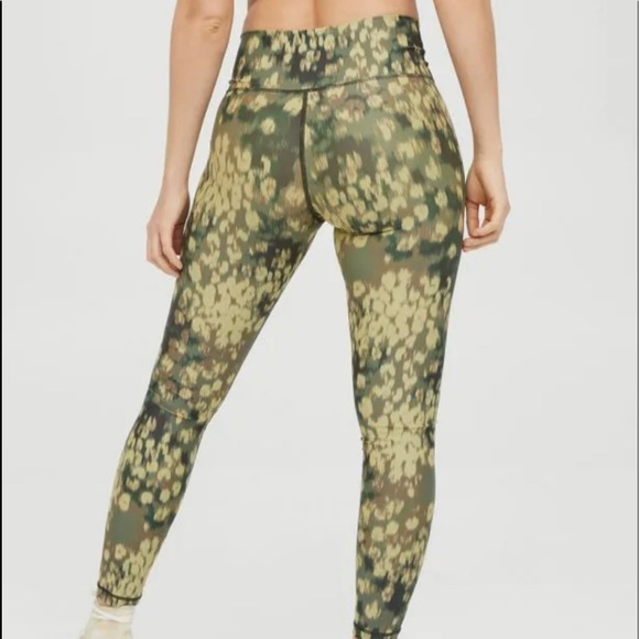 Aerie OFFLINE Shine High Waisted Crossover Legging SHIPS SAME DAY - Picture 3 of 12